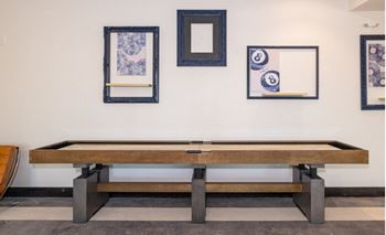 W7th shuffle board table